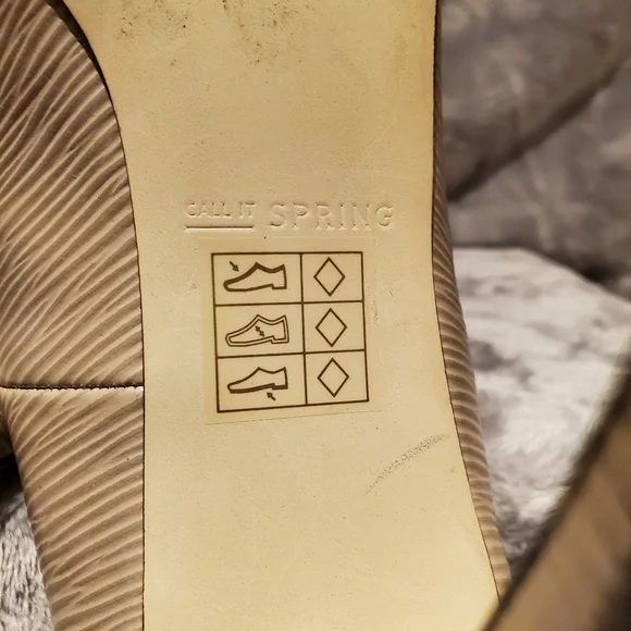 Call It Spring Tan Textured Pumps 📦 - Picture 7 of 7